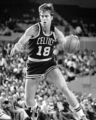 Photo of Dave Cowens