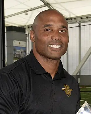 Photo of Donovin Darius
