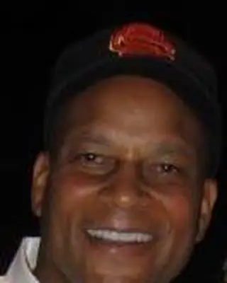 Photo of Ronnie Lott