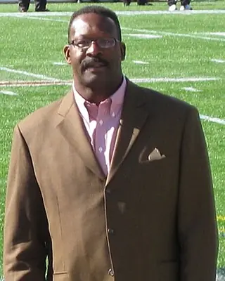 Photo of Andre Tippett