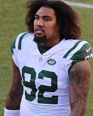 Photo of Leonard Williams