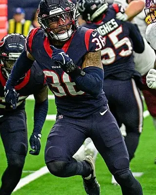 Photo of Jonathan Owens