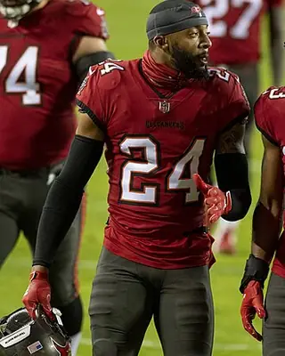 Photo of Carlton Davis III